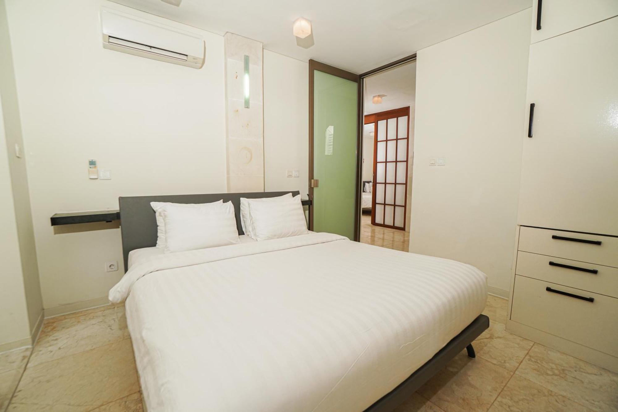 Furamaxclusive Ocean Beach Seminyak Bali Legian  Exterior photo A bedroom in a hotel