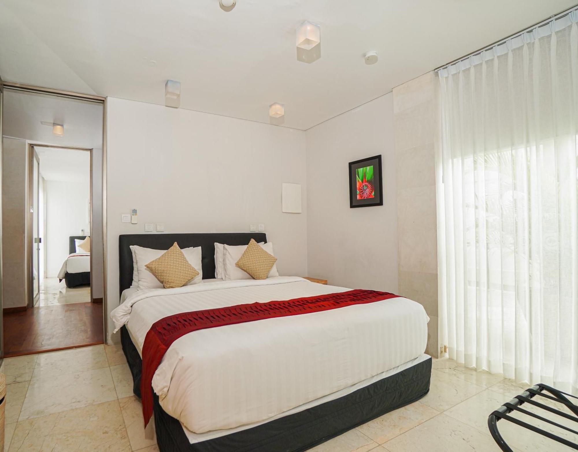 Furamaxclusive Ocean Beach Seminyak Bali Legian  Room photo A bedroom at the hotel