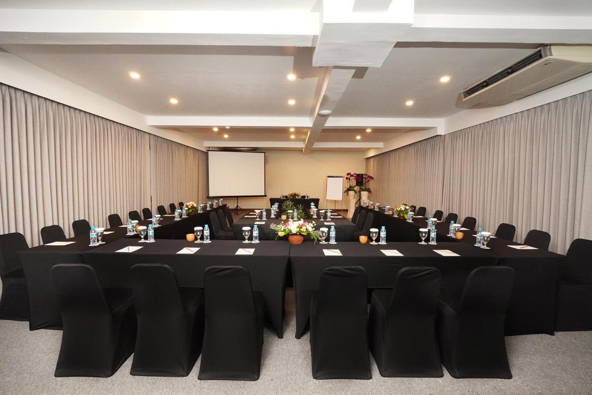 Furamaxclusive Ocean Beach Seminyak Bali Legian  Exterior photo Meeting room
