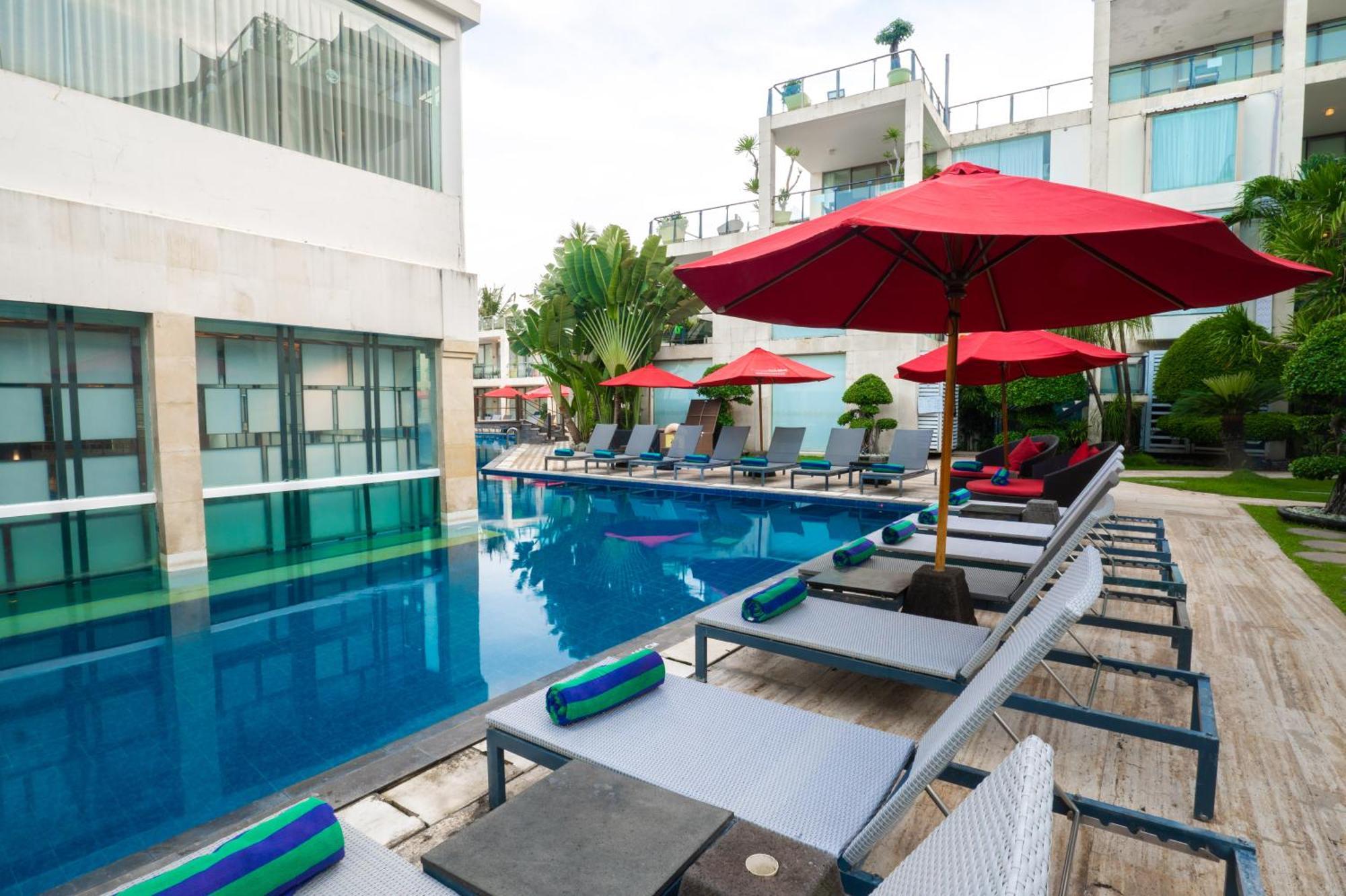 Furamaxclusive Ocean Beach Seminyak Bali Legian  Exterior photo The swimming pool at the hotel