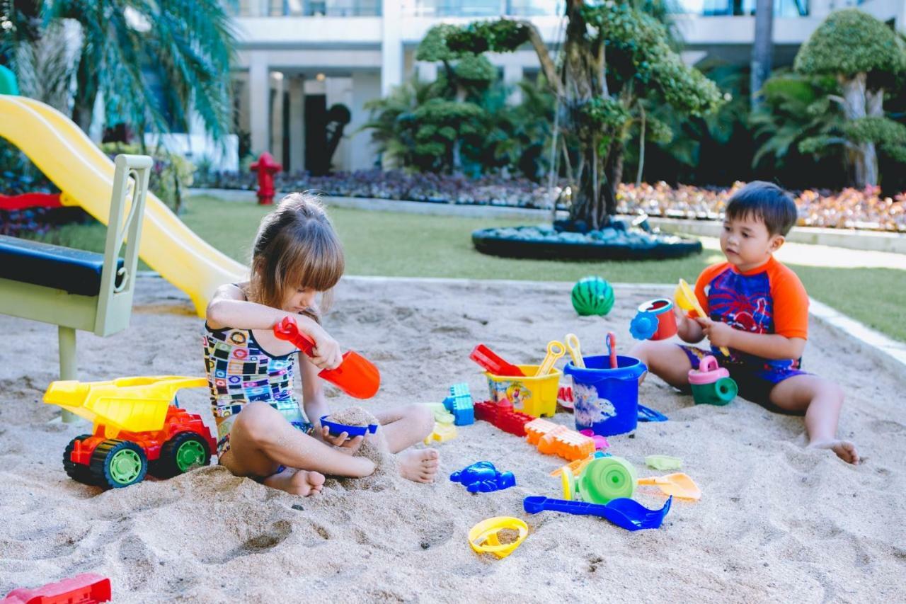 Furamaxclusive Ocean Beach Seminyak Bali Legian  Exterior photo Children playing in a sandbox