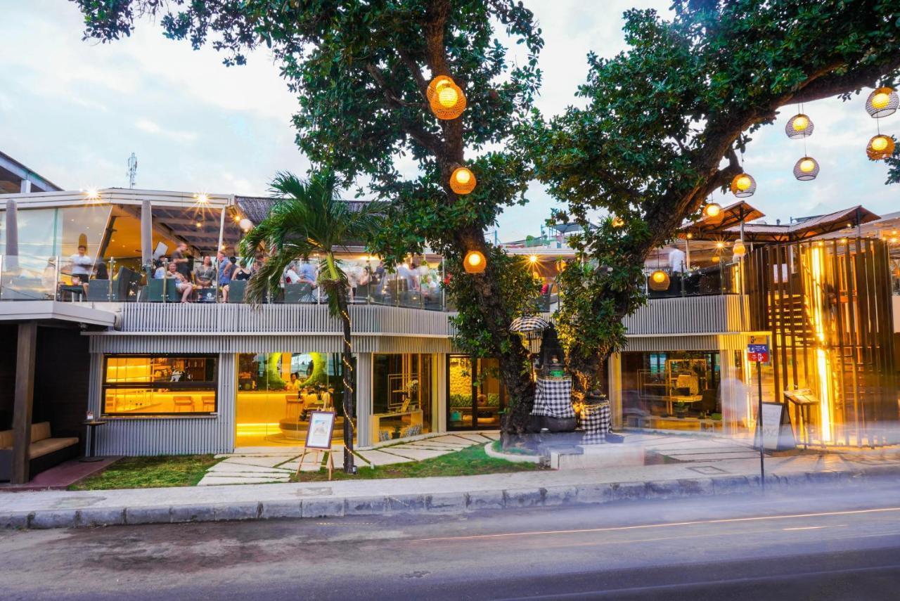 Furamaxclusive Ocean Beach Seminyak Bali Legian  Exterior photo The Commons